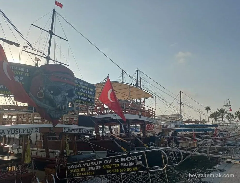 Side Merkez de  Havuzlu  2+1 Denize 11500 Metre  Yürüme  Mesafesin de