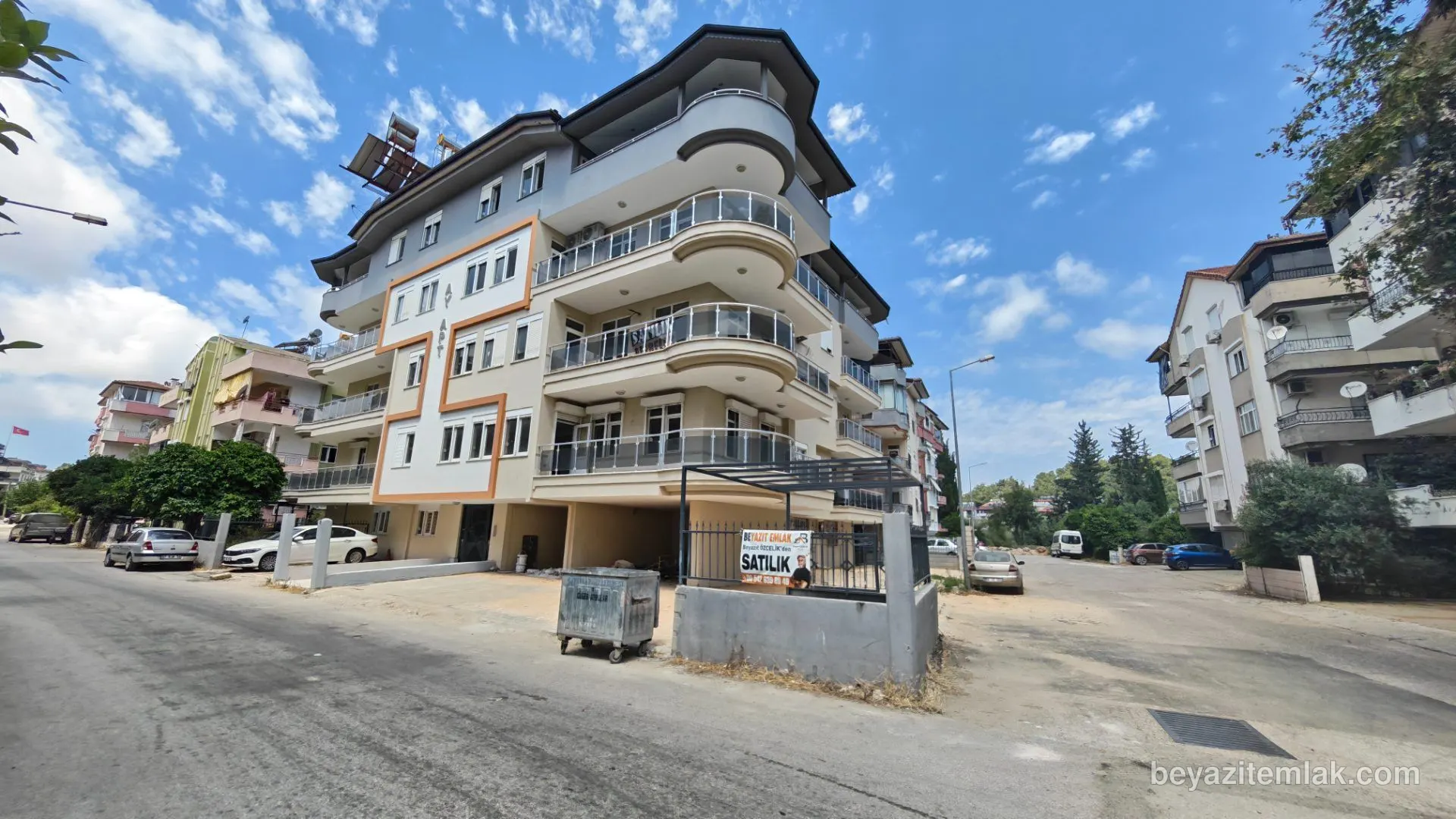 Manavgat Merkezde Irmak Manzaralı Önü acık  Geniş Çift Banyolu Güney cephe Asansörlü 3+1 Daire